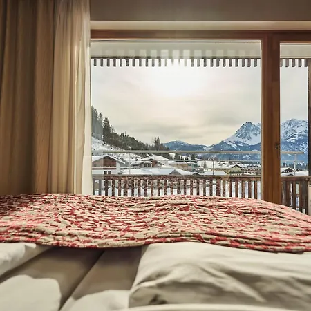 Отель Aja Bergresort Верфенвенг