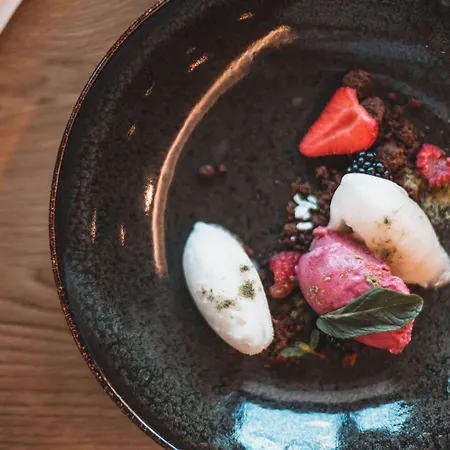 Отель Aja Bergresort Верфенвенг