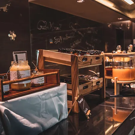 Отель Aja Bergresort Верфенвенг